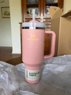 Stanley Peach Rose 40 oz. Quencher H2.0 Travel Tumbler with Handle